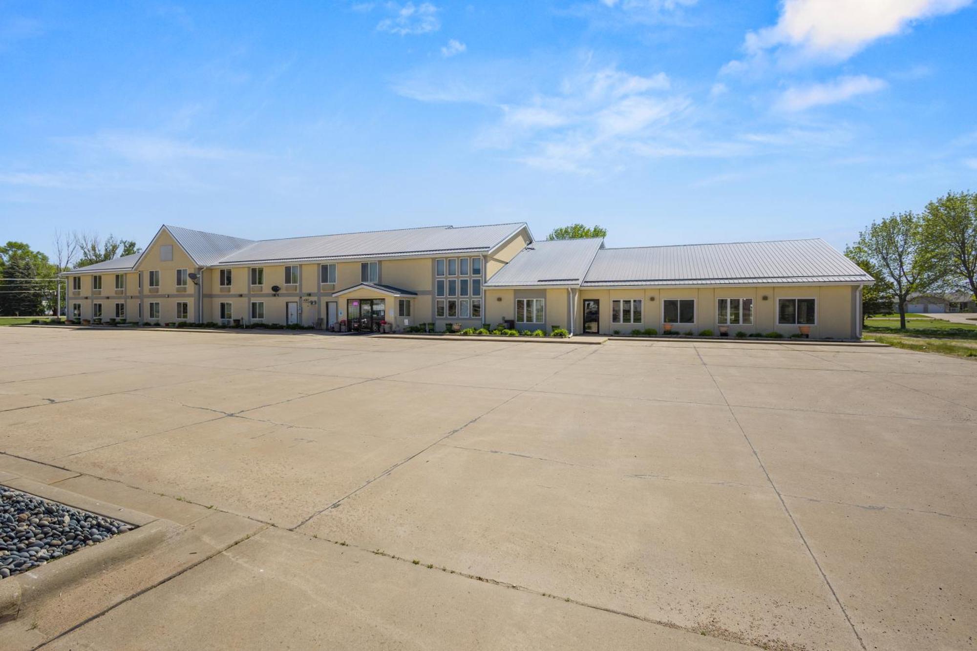 De Smet Super Deluxe Inn & Suites Luaran gambar