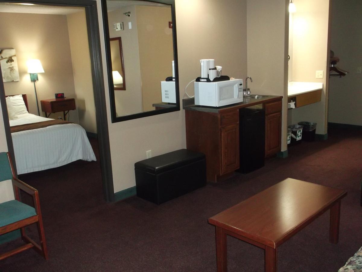 De Smet Super Deluxe Inn & Suites Luaran gambar