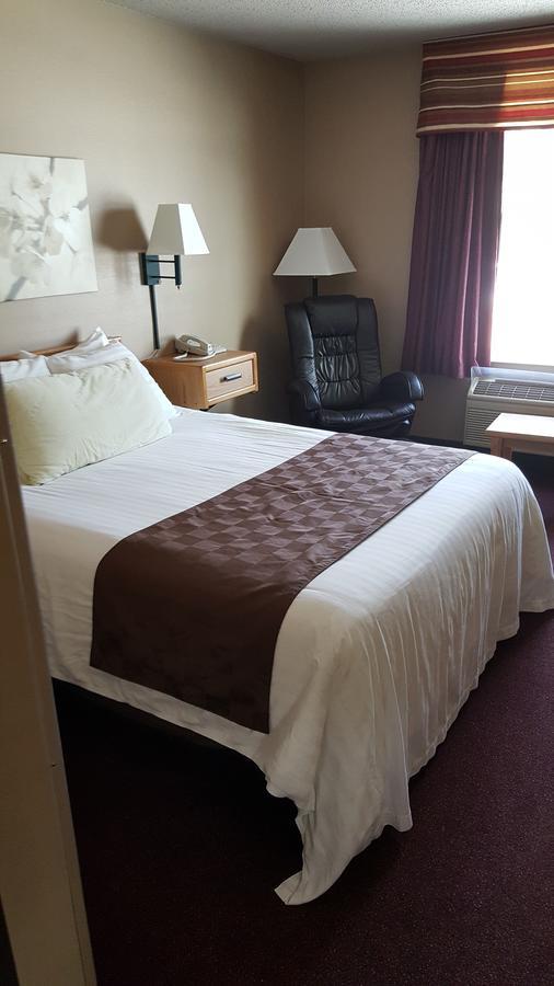 De Smet Super Deluxe Inn & Suites Luaran gambar