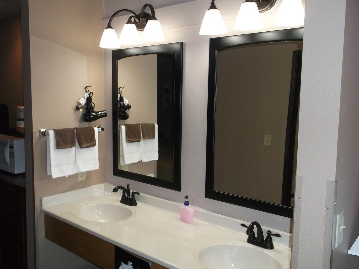 De Smet Super Deluxe Inn & Suites Luaran gambar
