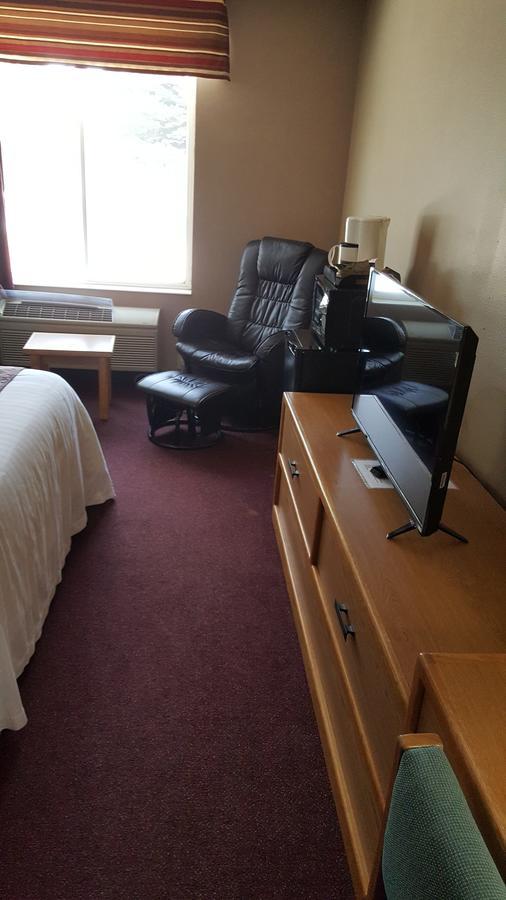 De Smet Super Deluxe Inn & Suites Luaran gambar