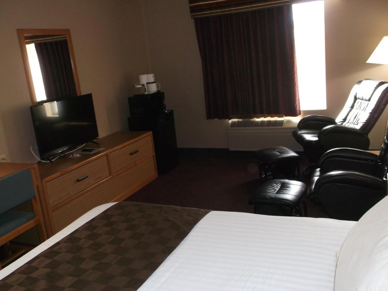 De Smet Super Deluxe Inn & Suites Luaran gambar