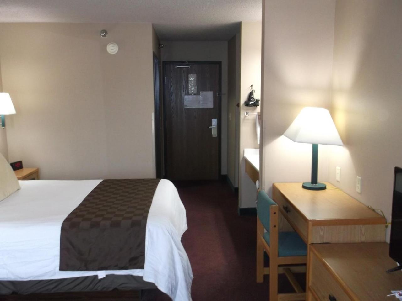 De Smet Super Deluxe Inn & Suites Luaran gambar